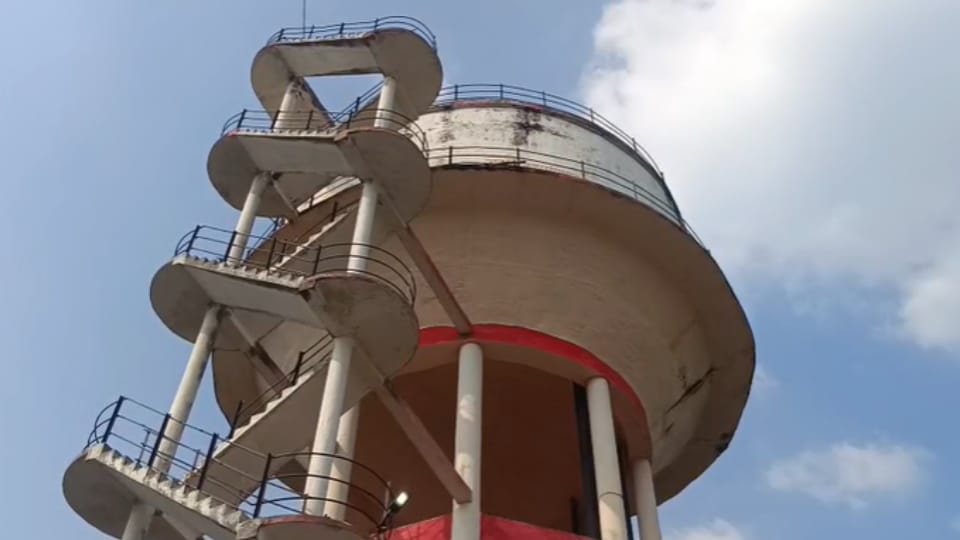 Meerut: Youth Jumps from Water Tank in Daurala After Sending Wife and Parents to In-Laws, Dies