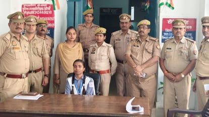 Jhansi: Mission Shakti... Girls took charge of police stations in the district, went on inspection in a vehicl