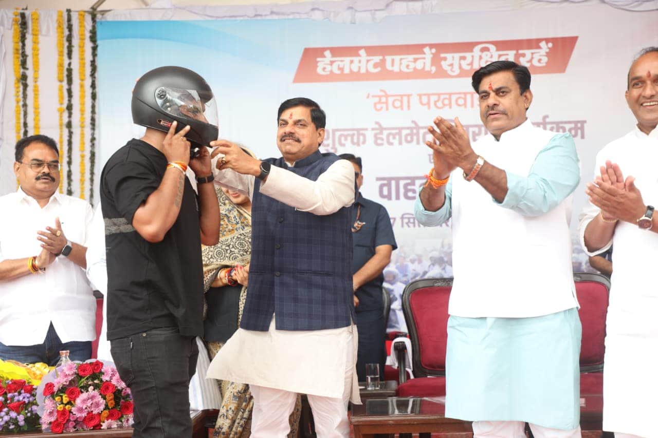 Road Safety Awareness Week Rally: Free helmets distributed to 2100 youth, CM said- follow traffic rules