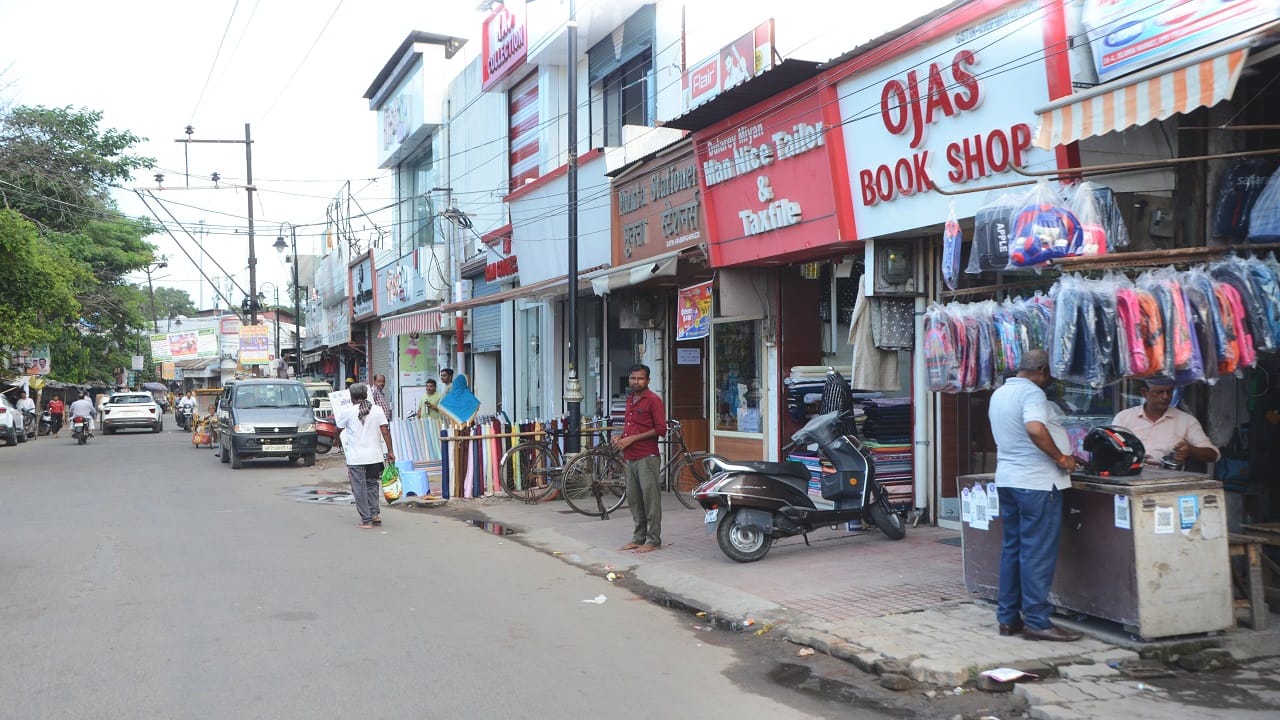 Bareilly riots bareilly violence noise and insistence on going ahead led to a lathi charge