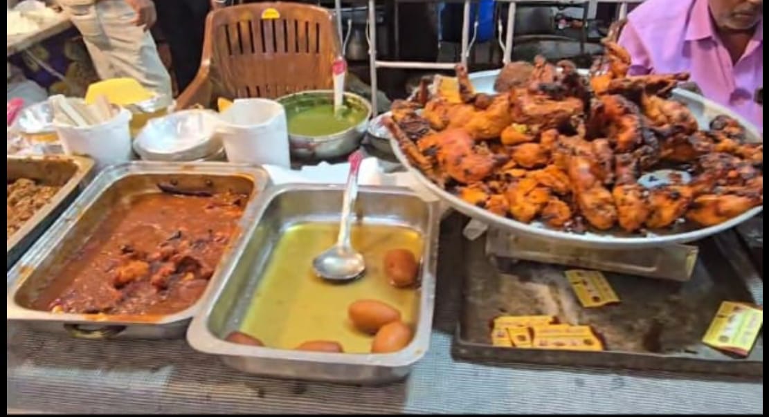 Indore: Non-vegetarian stalls at the Bengali Club in Indore were removed following protests by the Hindu Jagra