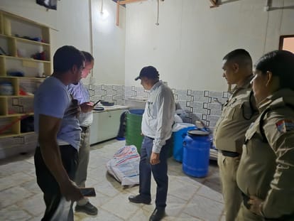 FDA Raids in dehradun adulterated Paneer made from milk powder and vegetable oil acid used to set