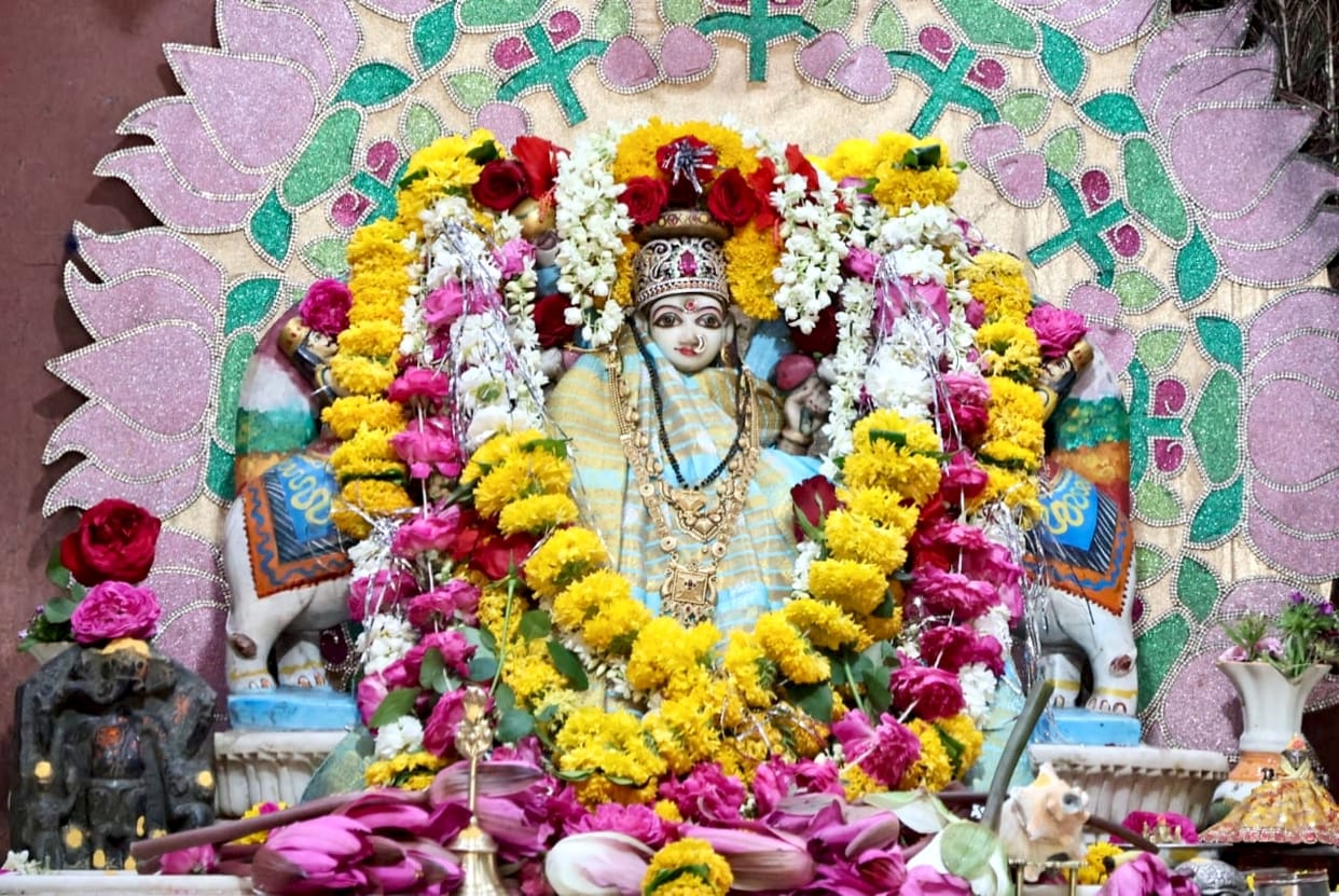Shakti Sthal of Indore: The 193-year-old Mahalakshmi Temple of the Rajwada was built by Malhar Rao II.