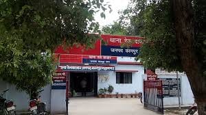 Kanpur: E-auto driver flees after robbing bank employee's purse