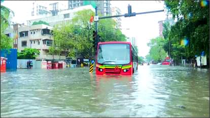 मुंबई और आसपास के इलाकों में रातभर मूसलाधार बारिश