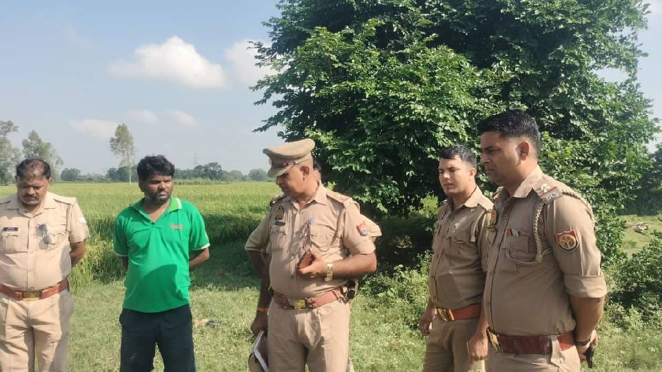police removed body of youth from funeral pyre and sent it for post-mortem In Barabanki