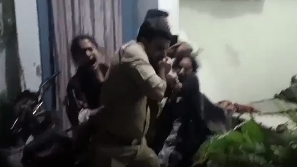 Police uniform torn in village Vait of Simbhaoli, report filed against five people