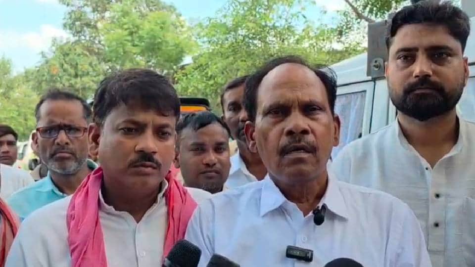 Angry villagers raised slogans in Ambedkar Nagar after murder of Girl student IG-DM inspected spot
