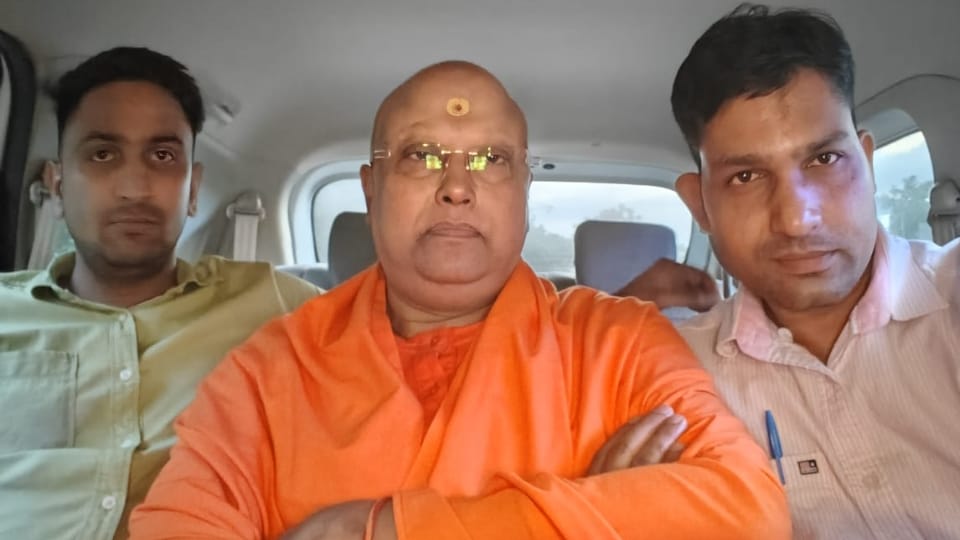 Delhi Ashram Case Swami Chaitanyanand Spends Sleepless Night in Lockup