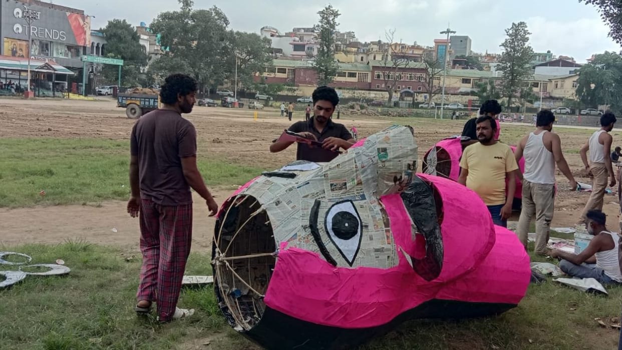 Muslim artisans are making Dussehra effigies Nahan city Sirmour Himachal Pradesh
