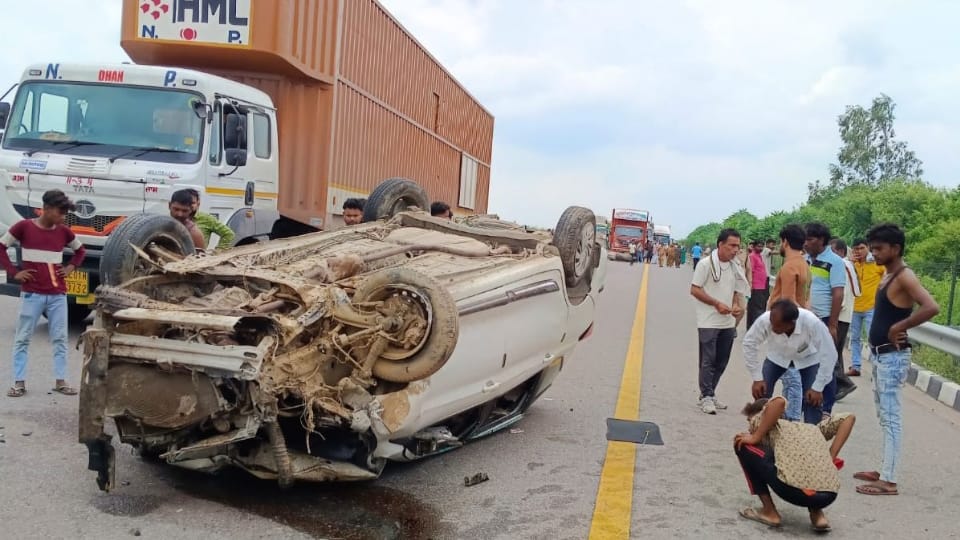 Unnao Agra Expressway Accident: Speeding Car Runs Over Six Workers, Four Dead, Two Critical