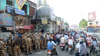 Market sealed in Bareilly for Dr Nafees close associate of Maulana Tauqeer raza