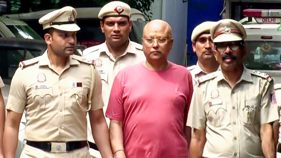 Baba Chaitanyananda Saraswati used to call girls to five star hotels