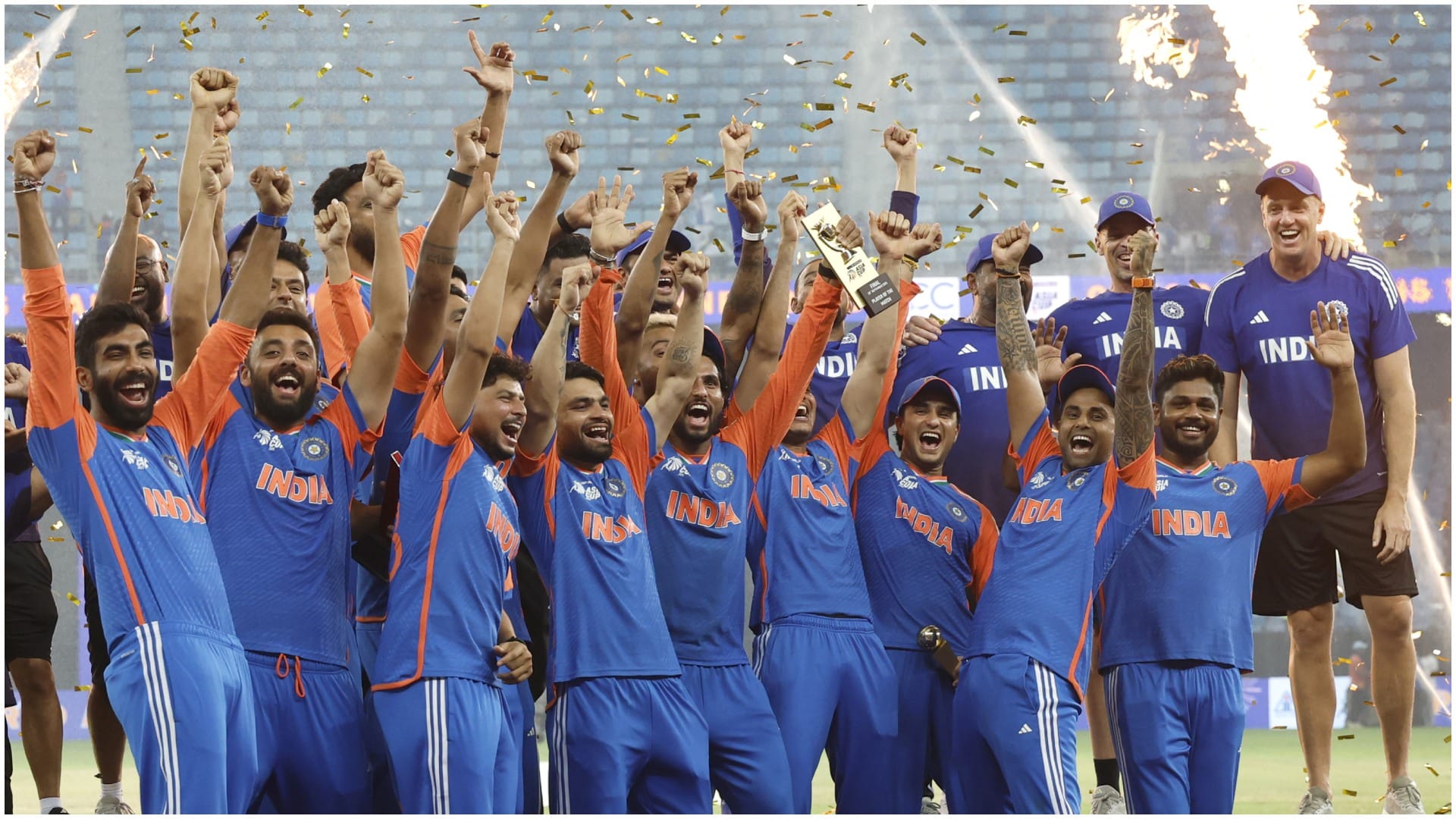 ind vs pak: indian team wins asia cup trophy by defeating pakistan in final vvs laxman ravi shastri reacts