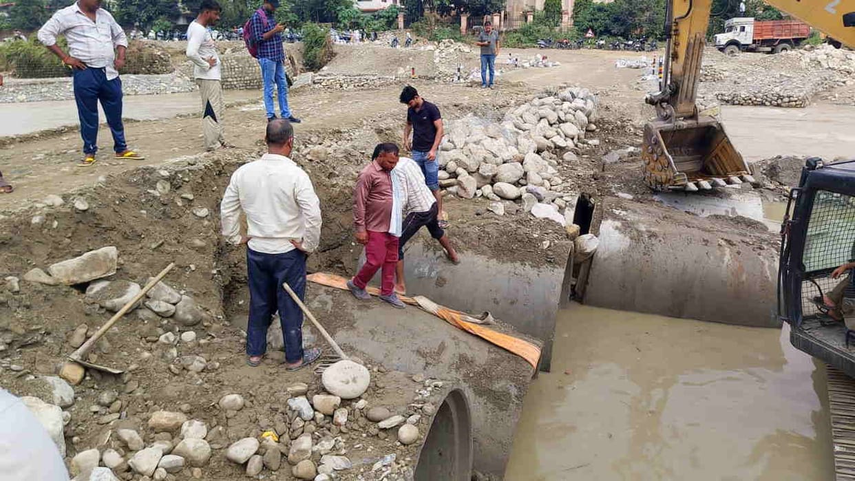 New bridge near Nand Ki Chowki Premnagar broke Dehradun news read All Updates in hindi