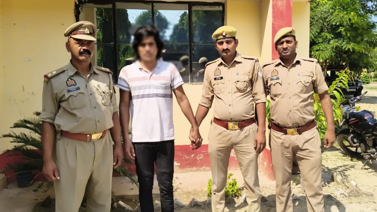 Ghazipur police arrested criminal Badal injured in  encounter