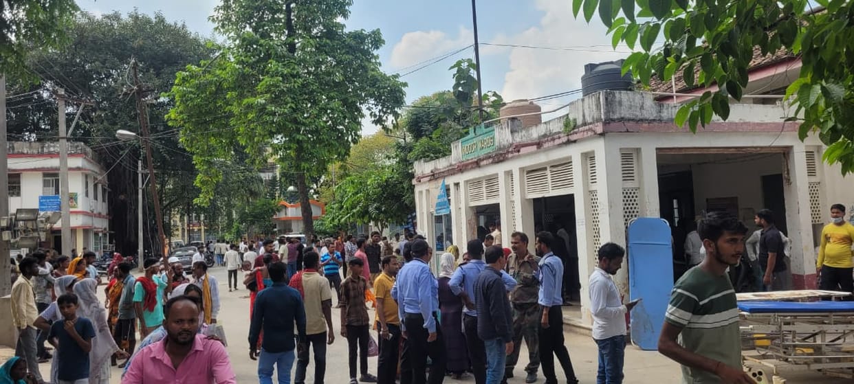 Bihar: Data operator of the ultrasound department of Purnia GMCH was beaten with kicks and punches.