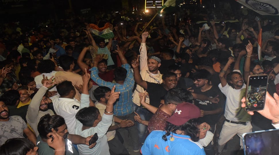 Asia Cup 2025: City rejoices with India's victory over Pakistan, fireworks before Diwali, see pictures