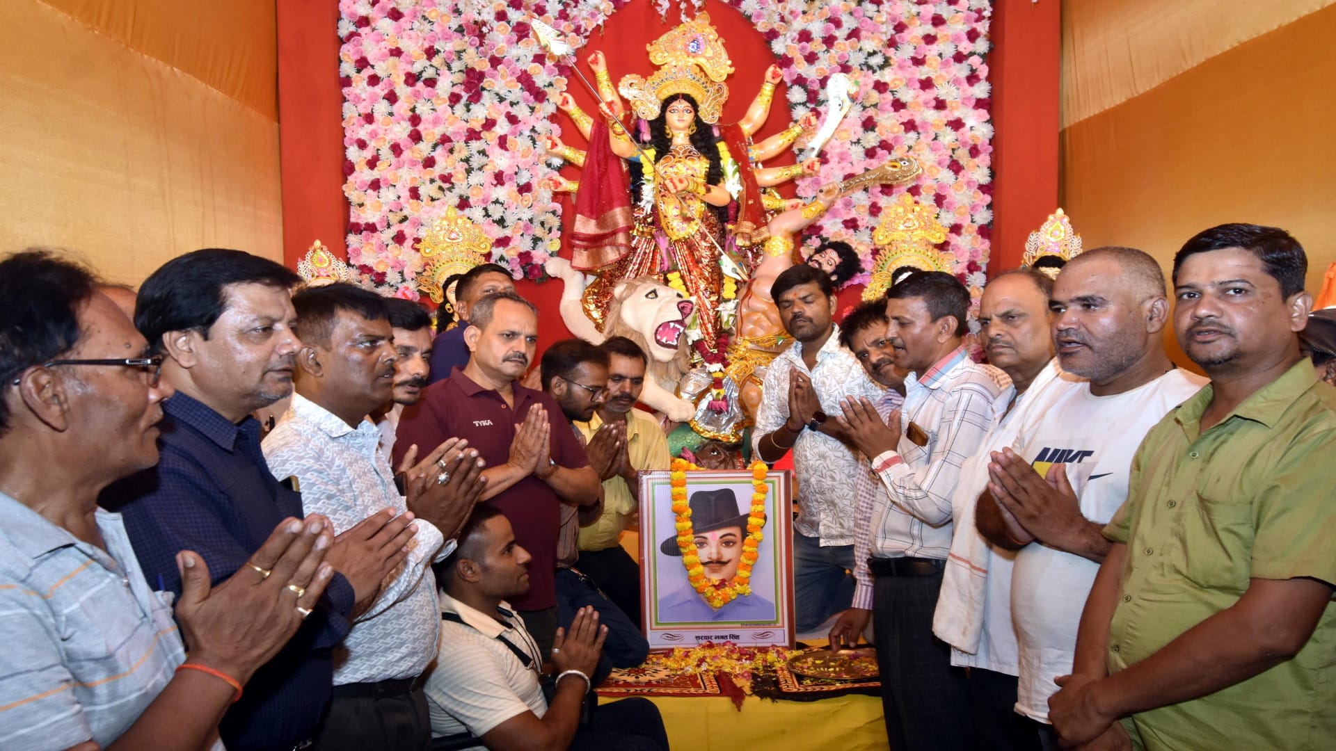 Navratri: Goddess Pandals awakened, huge crowds of devotees gathered, directions echoed with cheers