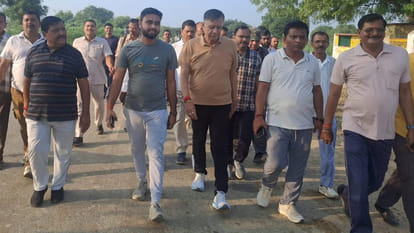 Assembly Speaker Satish Mahana visits birthplace of renowned saint Premanand Maharaj