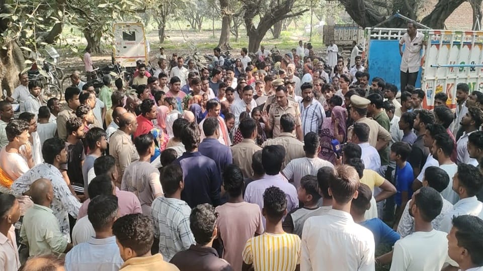 Rampur: Body of young man found hanging from a tree in weekly market; murder suspected