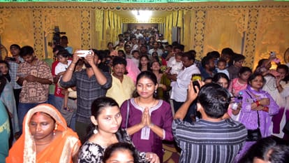Navratri: Goddess Pandals awakened, huge crowds of devotees gathered, directions echoed with cheers