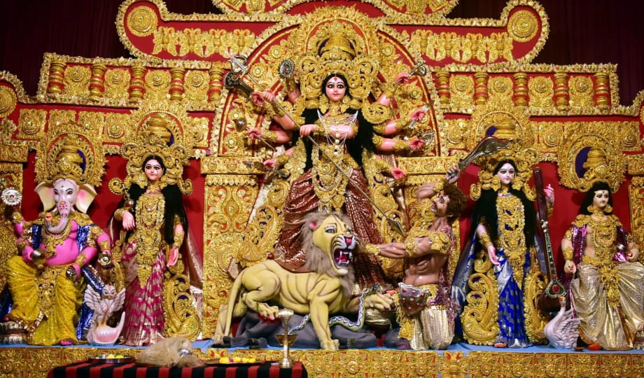 Navratri: Goddess Pandals awakened, huge crowds of devotees gathered, directions echoed with cheers