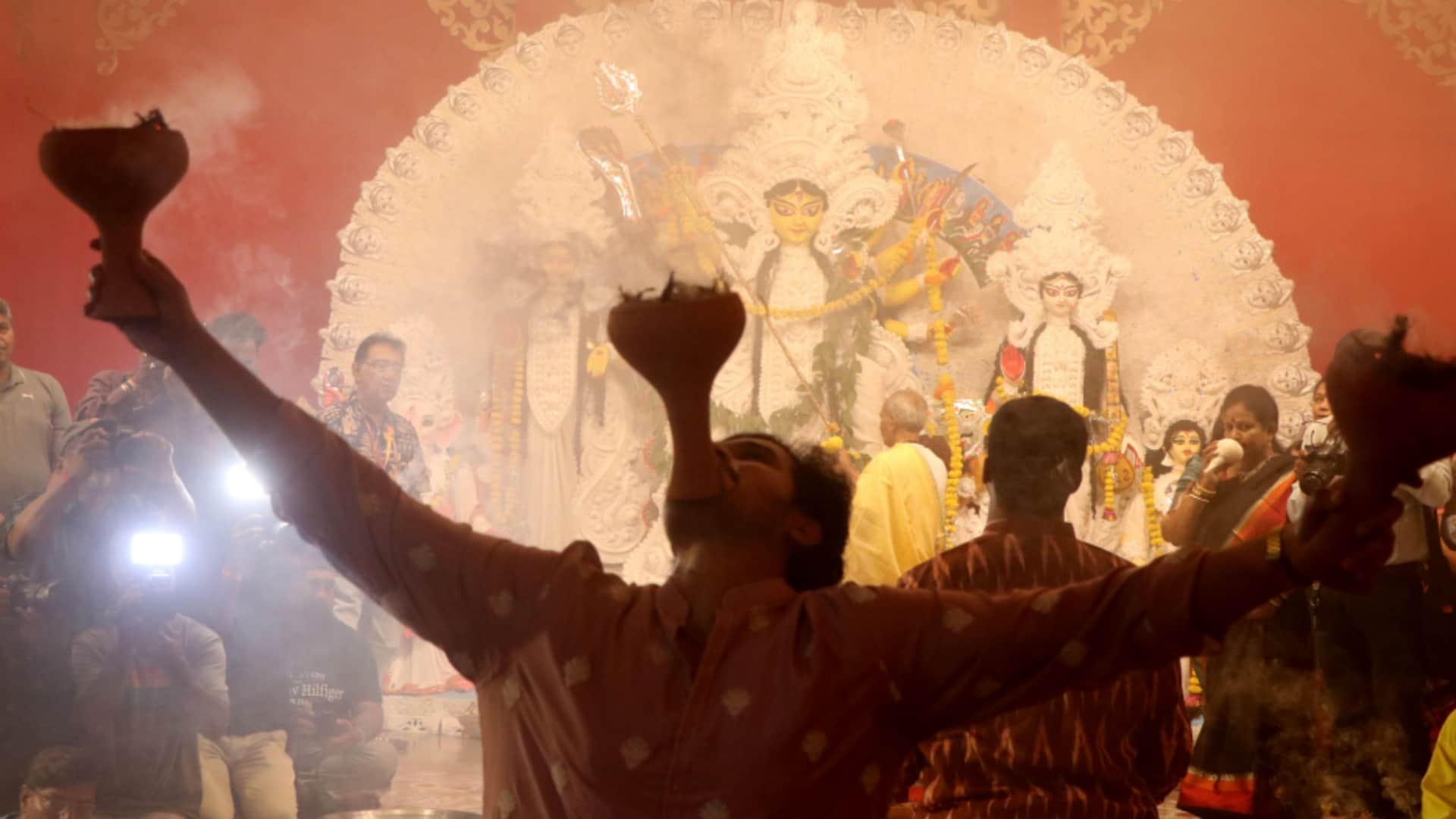 Indore's Shakti Sthal: The Bengali community has been celebrating the public Durga festival for 98 years