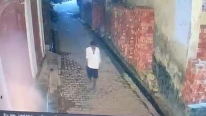 Meerut: A young man was beaten to death with a brick while sleeping, Bhuni village was shocked by the incident