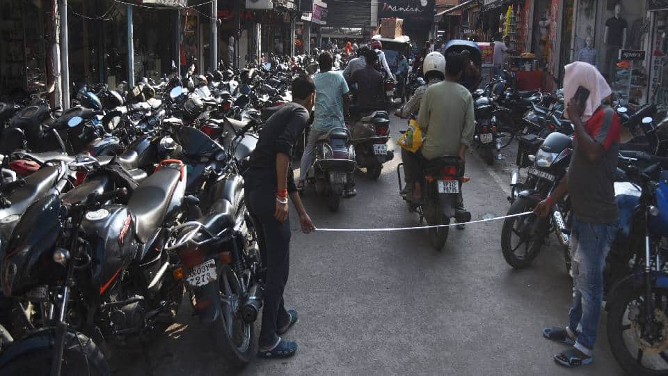 Many plans made to solve problem of parking and traffic jam in Aminabad Lucknow but no solution could be found
