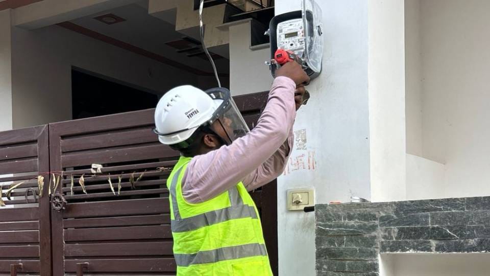 Ganeshotsav: Temporary electricity connections mandatory for pandals; action to be taken against unauthorized