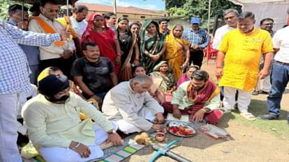 पूर्व विस अध्यक्ष धरमलाल कौशिक ने किया 2.90 करोड़ से अधिक की सड़कों का भूमिपूजन