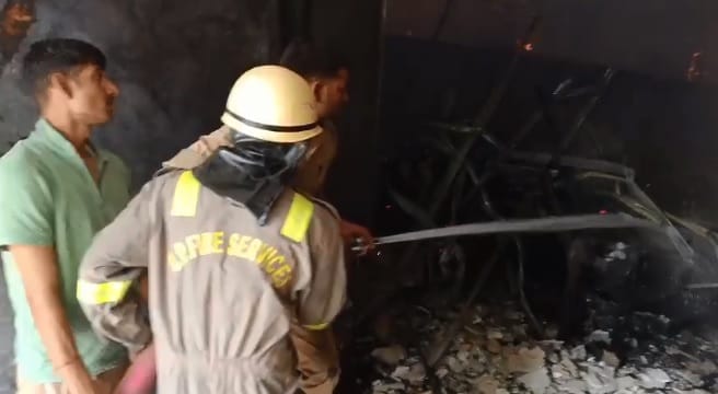 Kanpur Fire breaks out in talkies before afternoon show no casualties loss of lakhs rescue operation underway