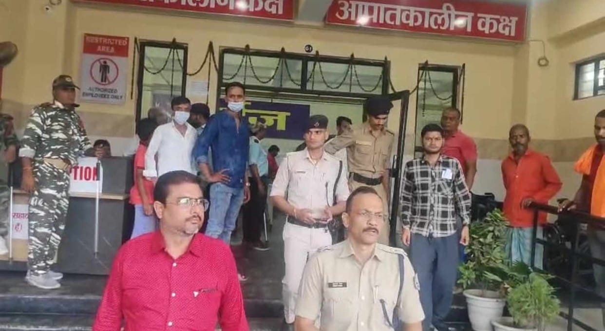 nalanda biharsharif model hospital death family riot opd suspended