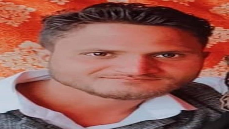 Aligarh: कटी पतंग का चीनी मांझा स्कूटर सवार की गर्दन में फंसा, गला कटने से बहने लगा खून, मीट विक्रेता की मौत