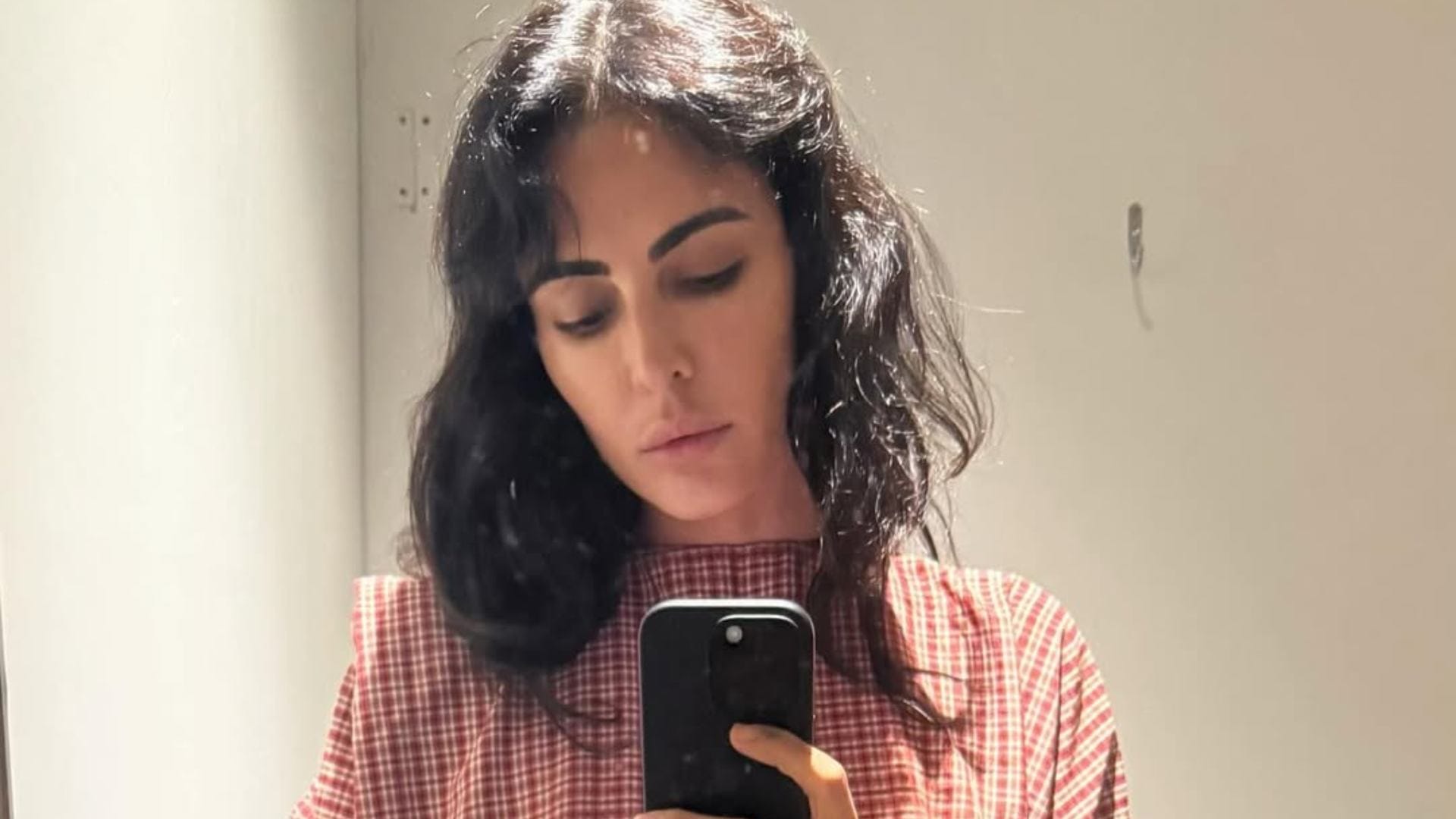 Mandana Karimi Admitted To Hospital Actress Shares Health Update on social media