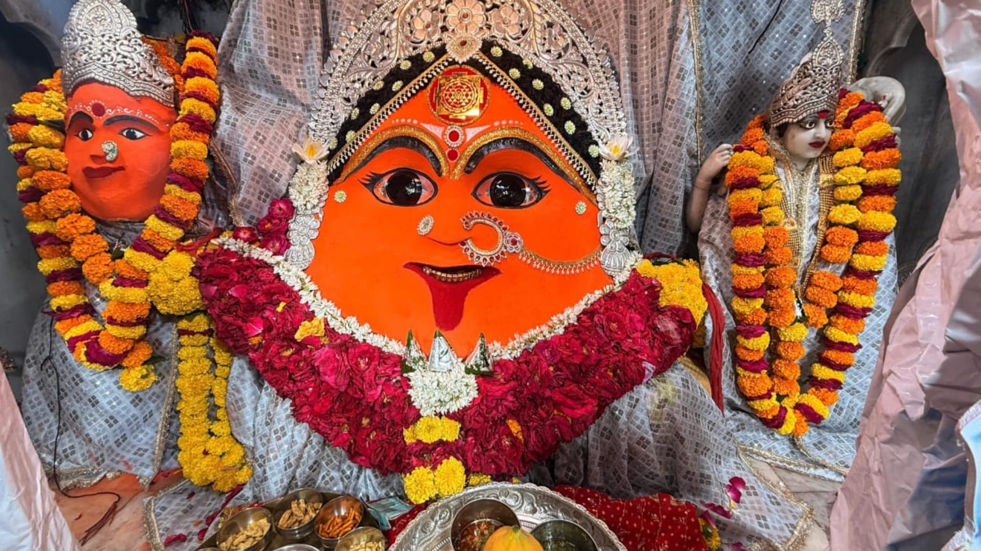 Navaratri 2025: Ancient Garhkalika Temple, devotees offer cloth-made narmund to Goddess during festival