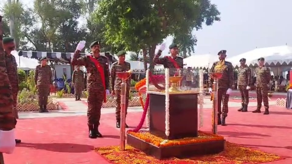 Martyrs remembered on Diamond Jubilee of 1965 war Governor Gulabchand Kataria