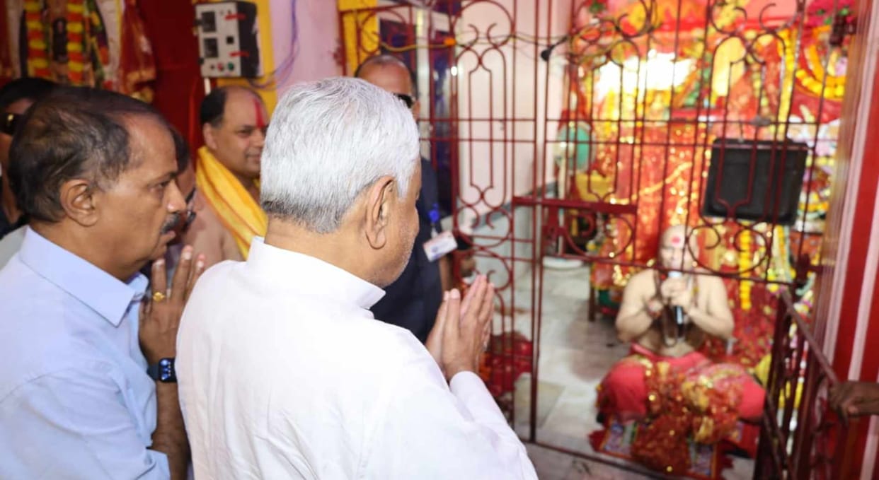 patna cm nitish kumar pooja sheetla mata badi patandevi chhoti patandevi