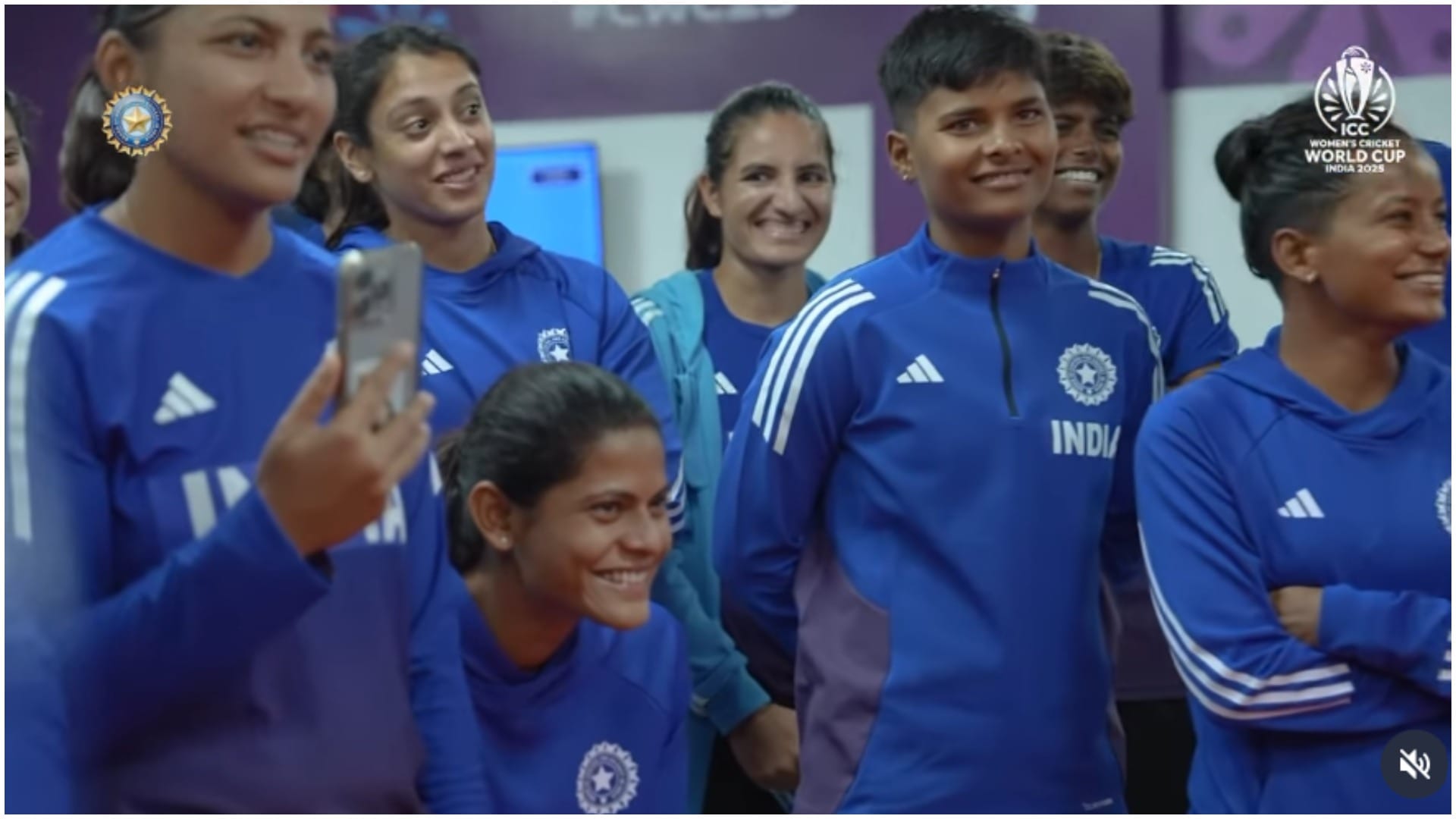 Womens World Cup Video: Shreya Ghoshal Visits Team India Dressing Room, Sings ‘Piyu Bole’ With Players