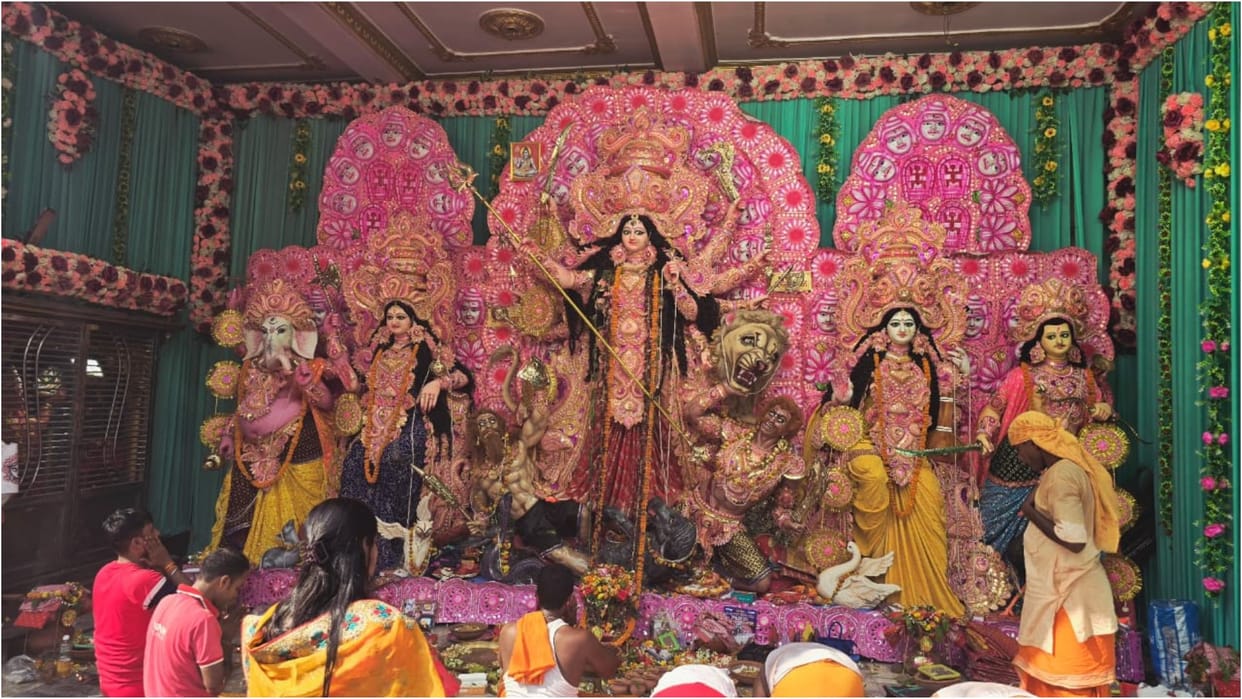 Bihar News : 2025 Navratri celebrated durga puja Dakbangla chauraha patna bihar