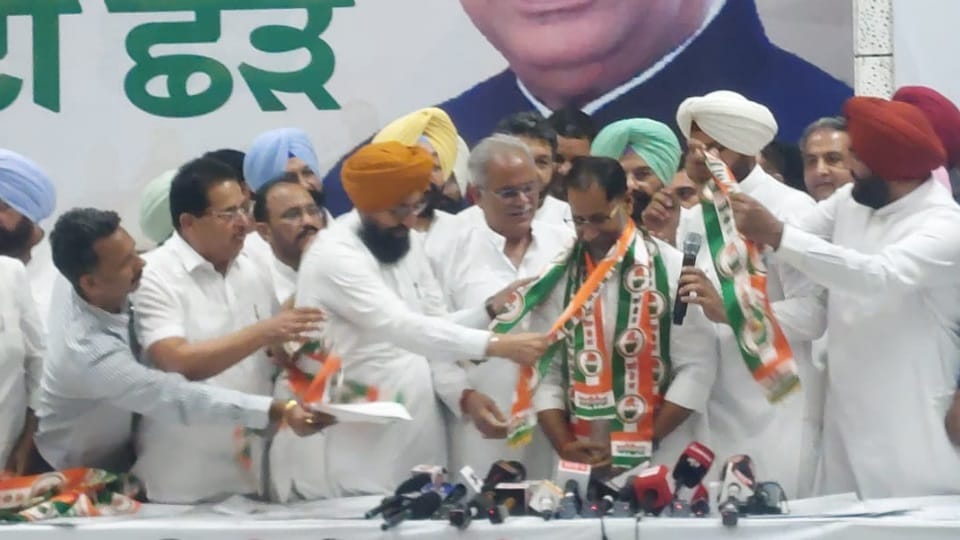 Punjab Former minister Anil Joshi joins Congress BJP Akali Dal