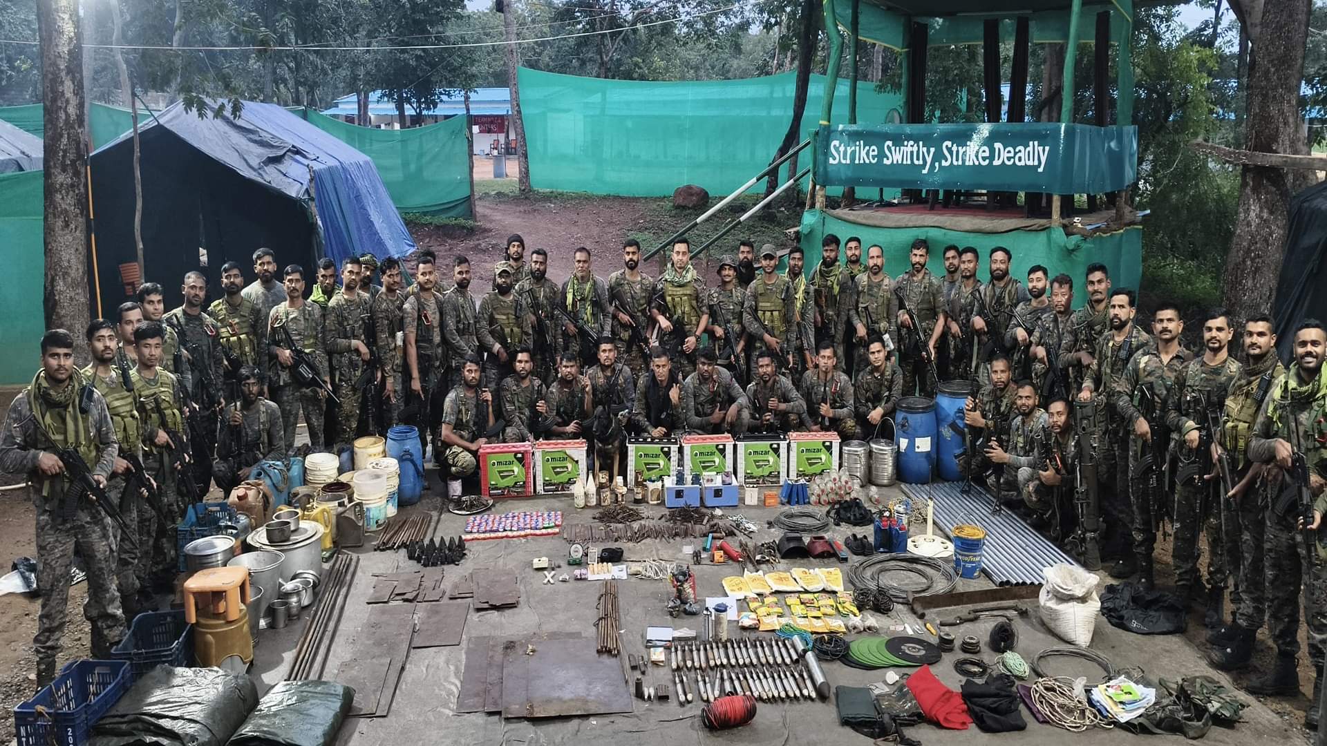 जंगल से बरामद हुआ नक्सलियों का जखीरा