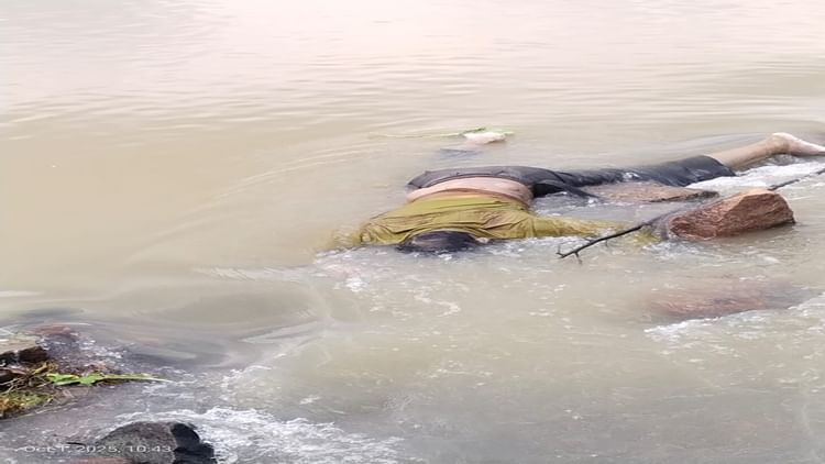 CG News: कोंडागांव की बह्मनी नदी से मिला अज्ञात युवक का शव, इलाके में मची सनसनी, शिनाख्त की कोशिश जारी