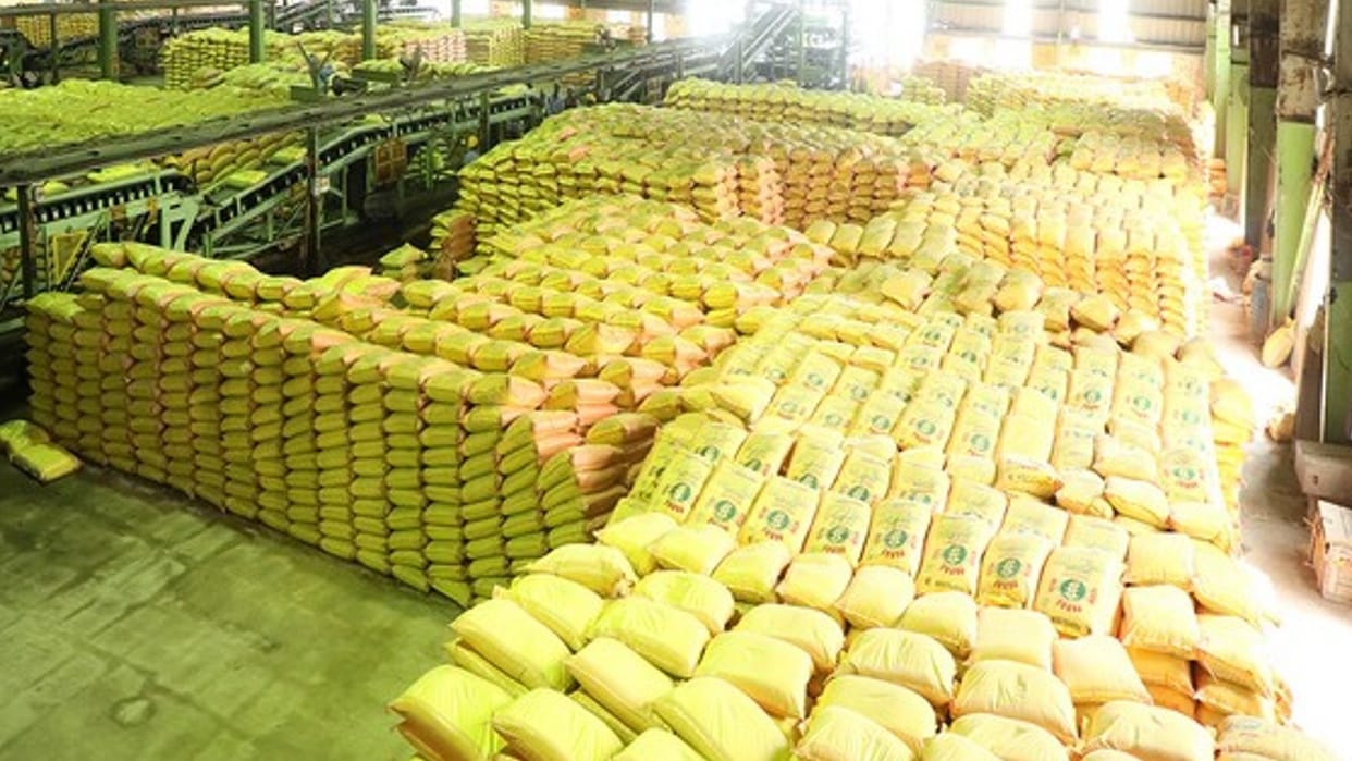 UP: Major decision amid fertilizer crisis; licenses will be revoked if fertilizer bags are found torn; instru