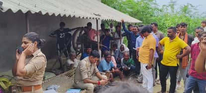 मौके पर पहुंची पुलिस