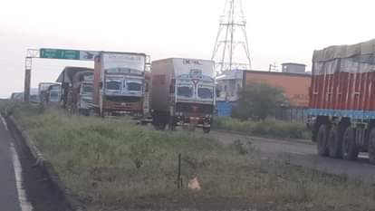 ग्वालियर-गुना हाईवे पर प्रोपेन गैस का टैंकर पलटने से लगा जाम