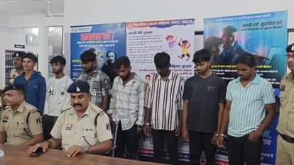 पुलिस की गिरफ्त में आरोपी