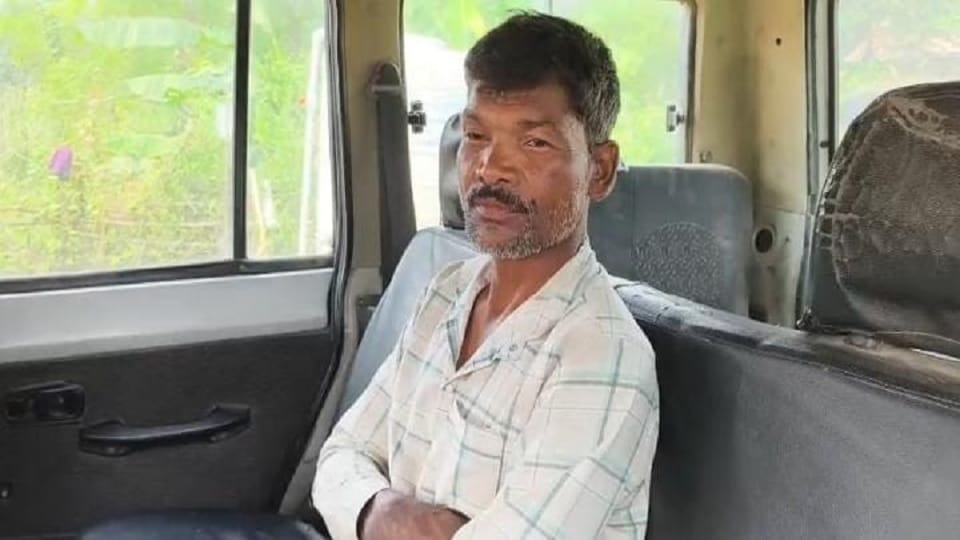 पुलिस की गिरफ्त में आरोपी