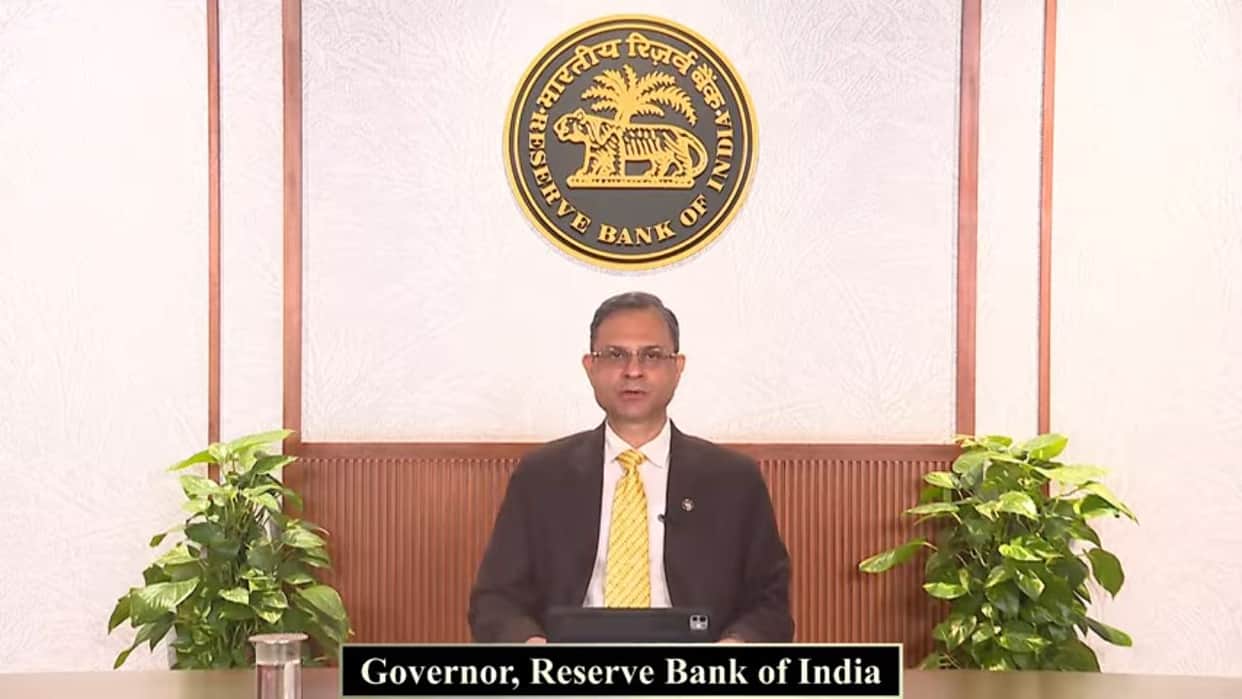 RBI's Big Move: Strict Rules to Protect Rupee from Speculation, Dollar Window